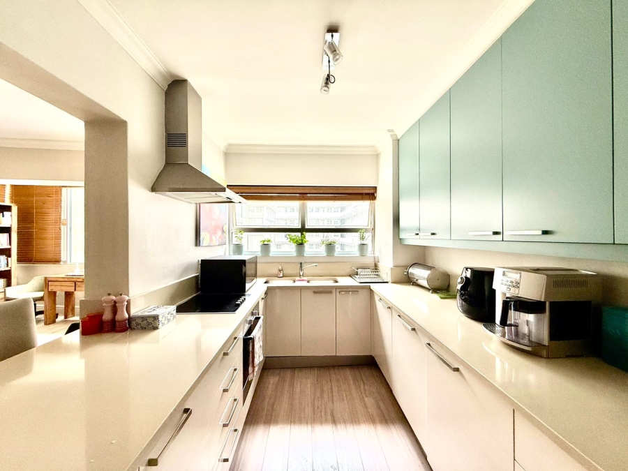 1 Bedroom Property for Sale in Mouille Point Western Cape